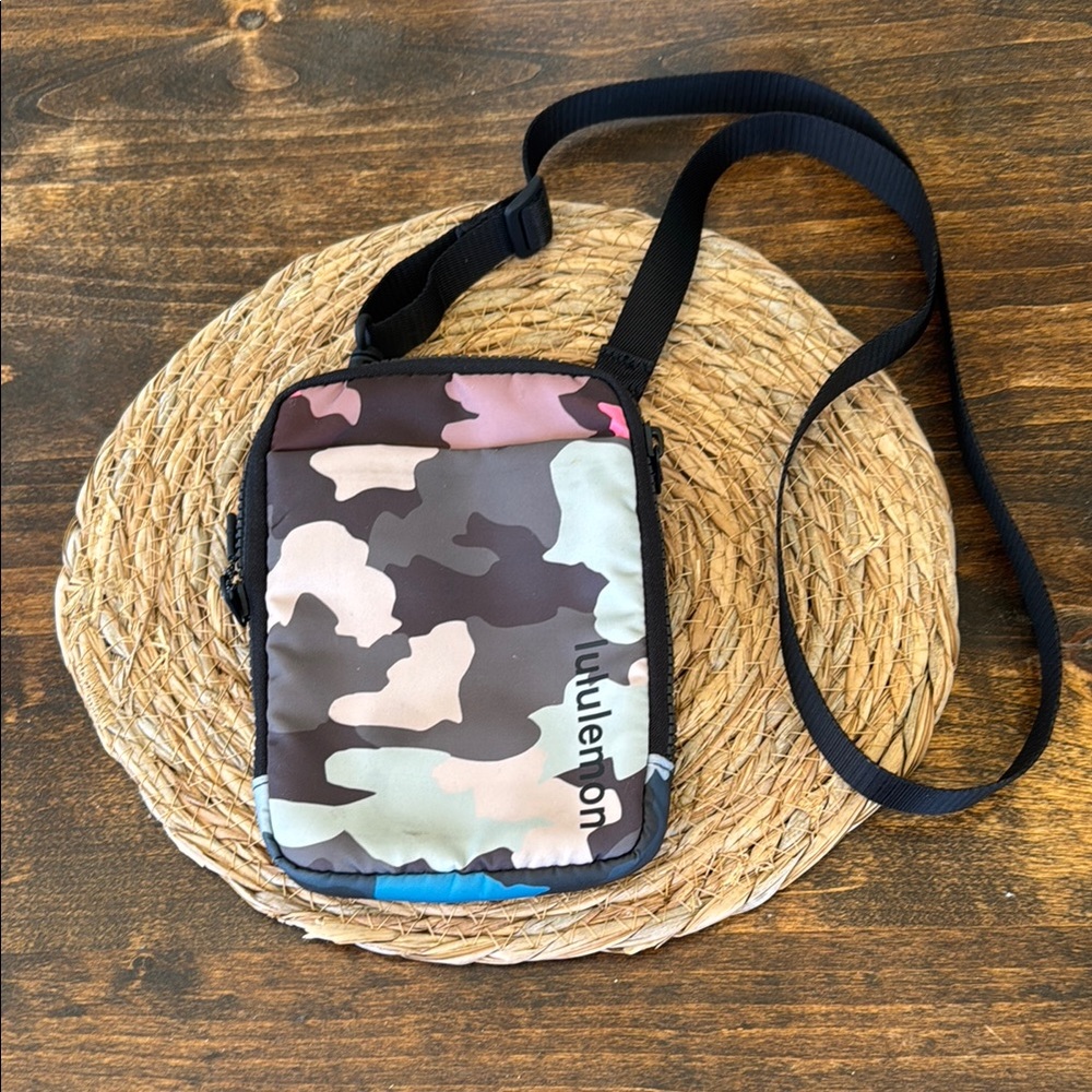 lululemon athletica Camo Crossbody Bag - Multicolor
